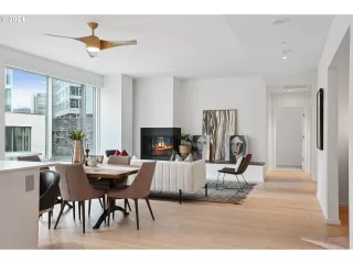 Photo #6: 24661105 Listing 