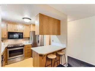 Photo #5: 24661598 Listing 