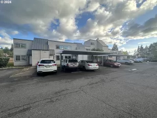 Photo #2: 24661955 Listing