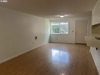 Photo #3: 24661955 Listing