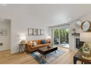 Photo #3: 24663190 Listing 