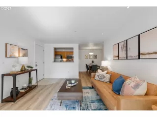 Photo #5: 24663190 Listing 