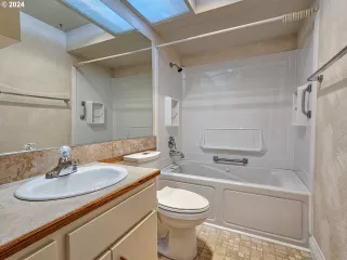 Photo #2: 24663237 Listing 