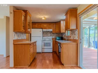 Photo #1: 24663314 Listing 