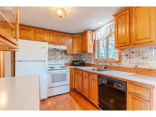 Photo #4: 24663314 Listing 