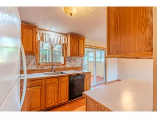 Photo #5: 24663314 Listing 