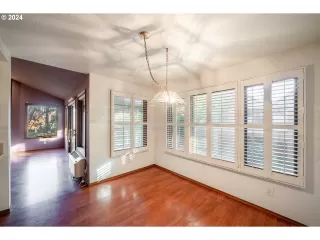 Photo #3: 24663397 Listing