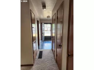 Photo #2: 24663527 Listing