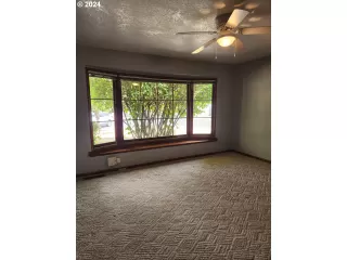 Photo #3: 24663527 Listing