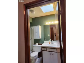 Photo #5: 24663527 Listing