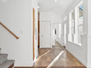 Photo #5: 24663834 Listing 