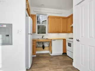 Photo #6: 24663834 Listing 