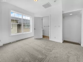 Photo #4: 24664010 Listing