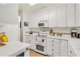 Photo #2: 24664409 Listing 