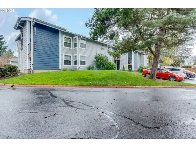 MLS: 24664422 Condo For Sale