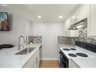 Photo #1: 24664949 Listing 