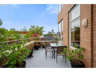 Photo #2: 24665318 Listing 