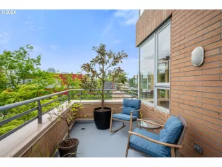 Photo #3: 24665318 Listing 