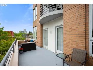 Photo #5: 24665318 Listing 