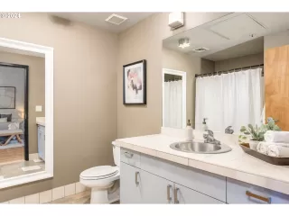 Photo #6: 24666478 Listing