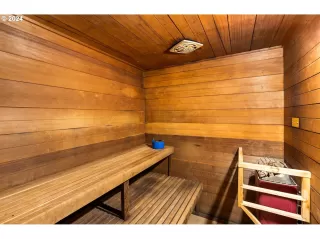 Photo #4: 24667199 Listing