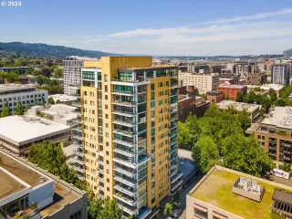 Photo #2: 24667296 Listing 