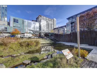 Photo #6: 24667298 Listing