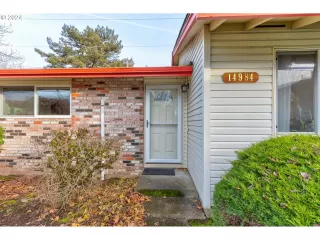 Photo #5: 24667629 Listing