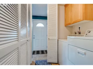 Photo #6: 24667629 Listing