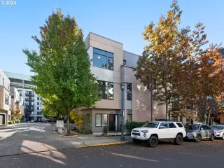 Photo #1: 24668249 Listing