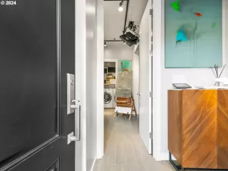 Photo #3: 24668249 Listing