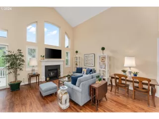 Photo #4: 24668582 Listing