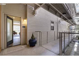 Photo #2: 24670145 Listing