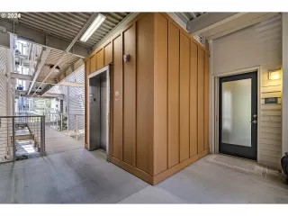 Photo #3: 24670145 Listing