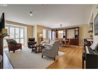 Photo #5: 24670145 Listing