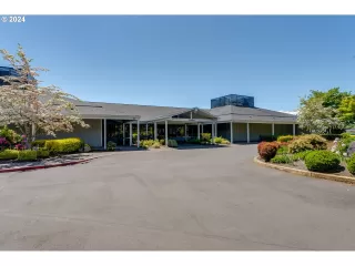 Photo #2: 24670843 Listing 