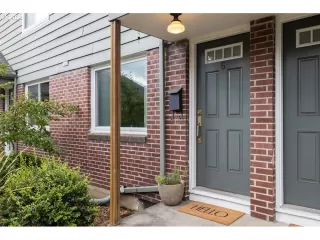 Photo #2: 24671190 Listing