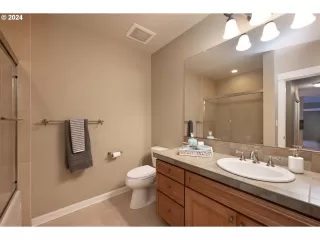 Photo #5: 24671838 Listing