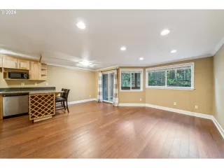 Photo #3: 24672015 Listing