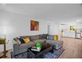 Photo #4: 24672188 Listing 