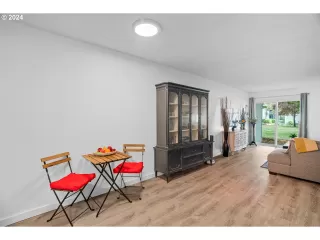 Photo #6: 24672188 Listing 