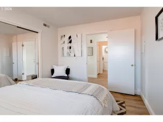 Photo #1: 24674595 Listing