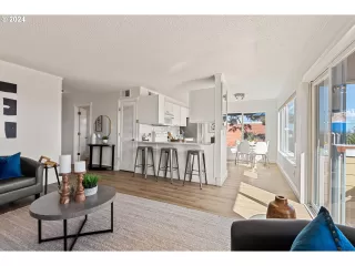 Photo #4: 24674595 Listing