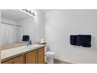 Photo #4: 24675229 Listing