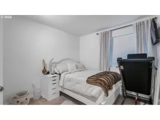 Photo #6: 24675229 Listing