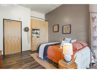 Photo #5: 24675464 Listing 