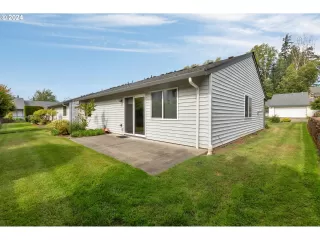 Photo #3: 24675575 Listing