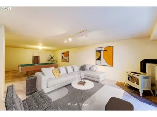 Photo #5: 24675839 Listing