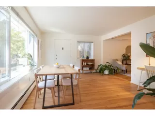 Photo #1: 24675852 Listing