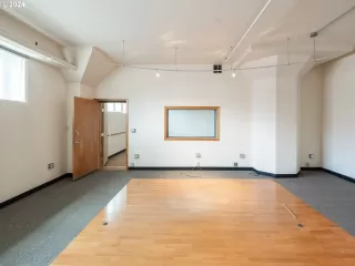 Photo #3: 24678372 Listing 